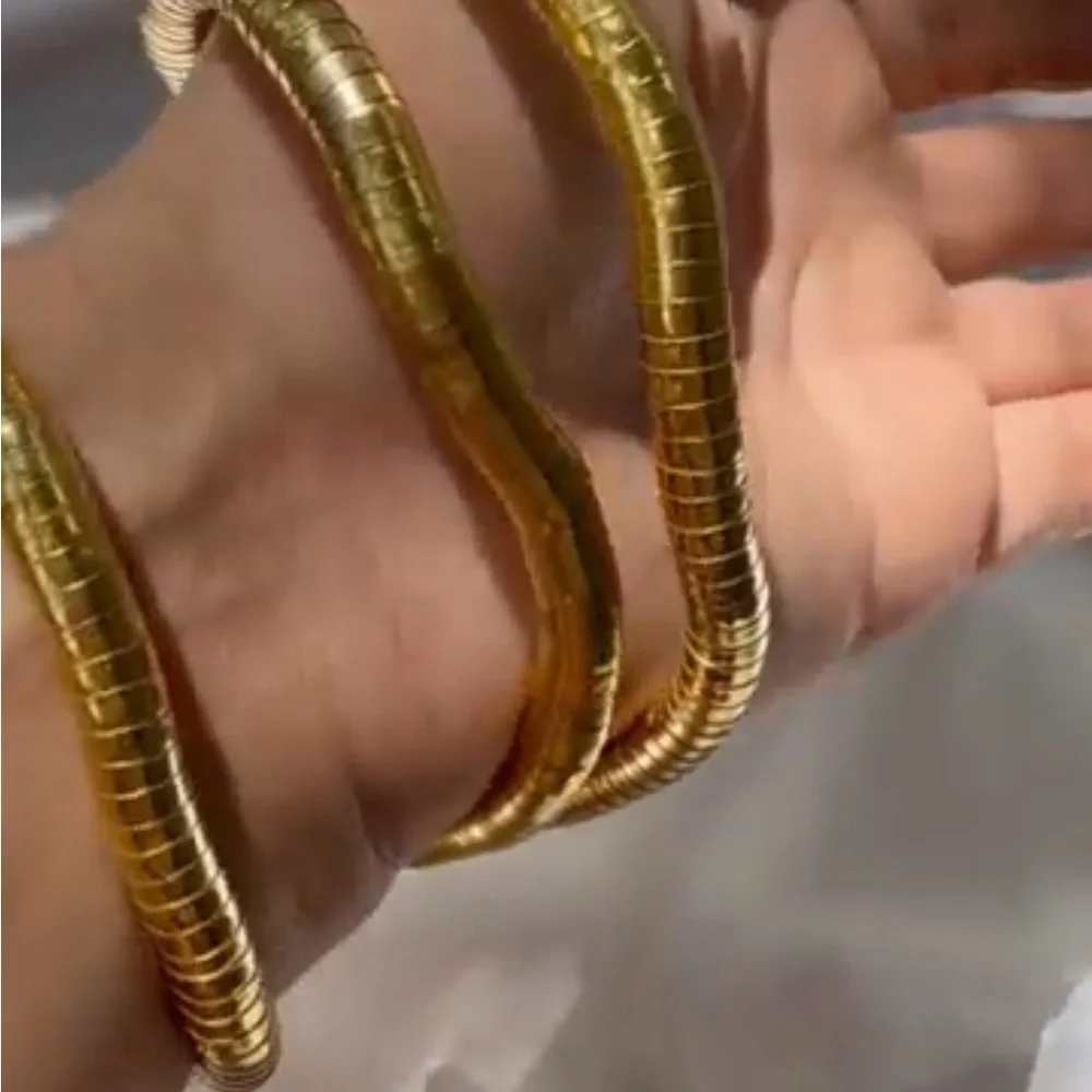 Flexible multi purpose serpenti Gold Snake Necklace - Picture 9 of 10